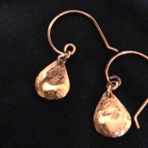 Stella & Dot gold earrings